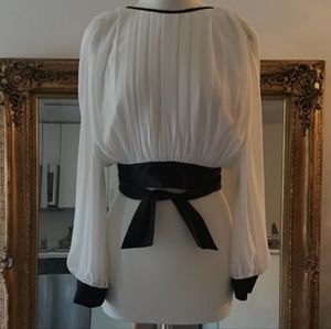 ALICE OLIVIA EUC OPEN BACK REAL SILK PLEAT DETAI ROMANTIC FIT BLOUSE SIZ…